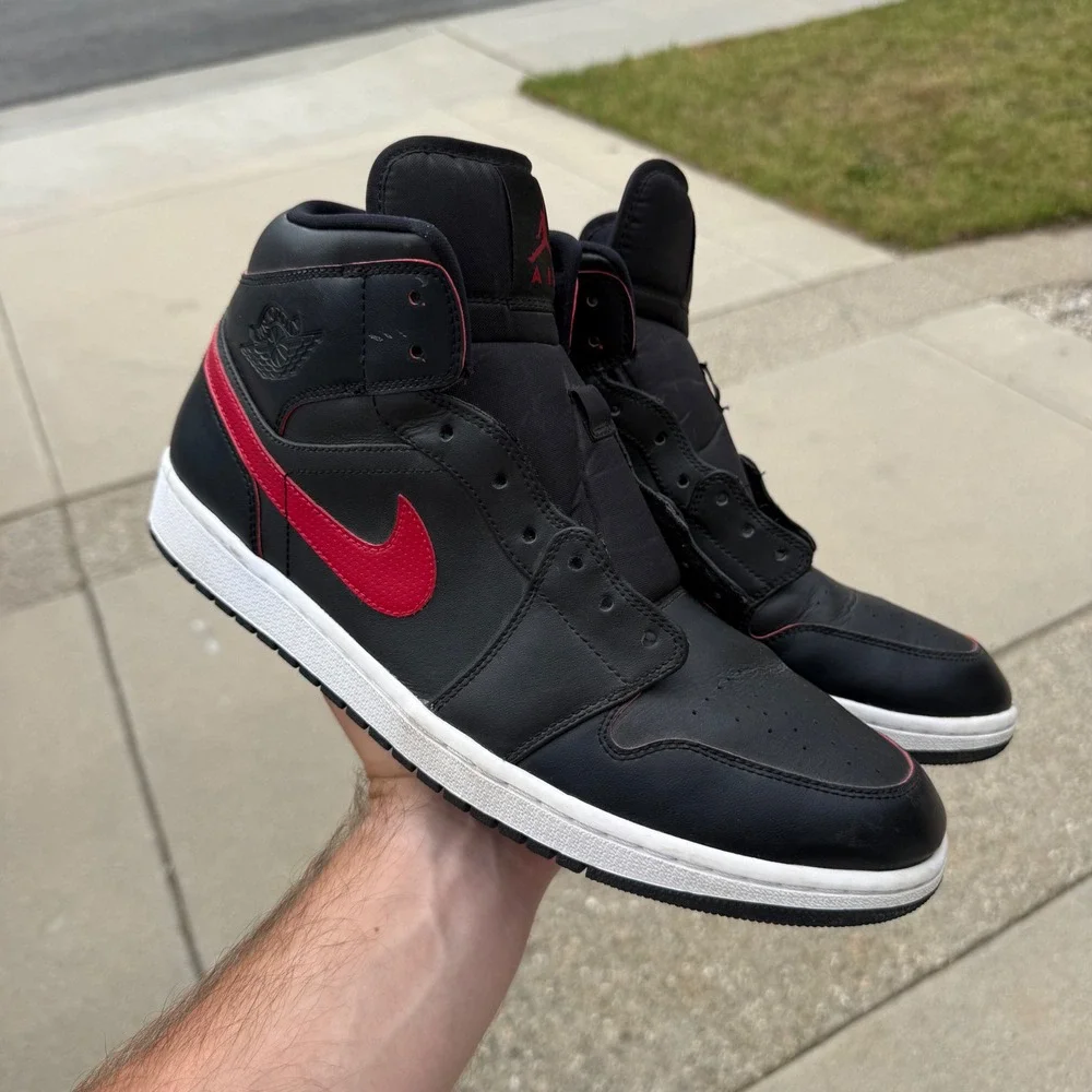 Jordan 1 Mid Black Gym Red White 554724-009 Mens Size 13 Sneakers